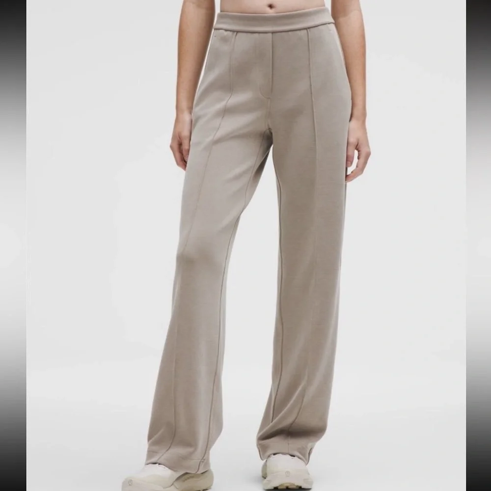 Lululemon Pintuck Softstream Wide Leg Pants in Taupe - Picture 1 of 5